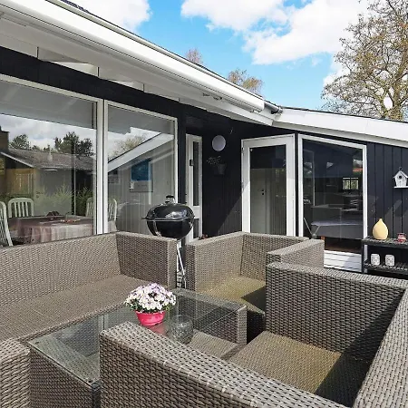 Modern Retreat In Marielyst - By Traum Bøtø By