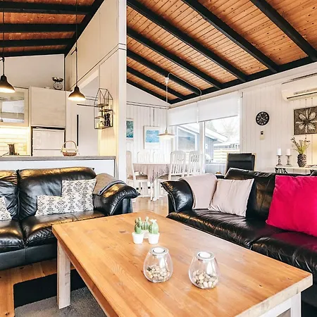 Modern Retreat In Marielyst Bøtø By