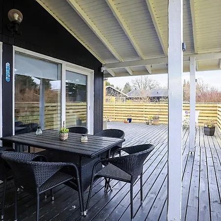 Semesterbostad Modern Retreat In Marielyst Bøtø By